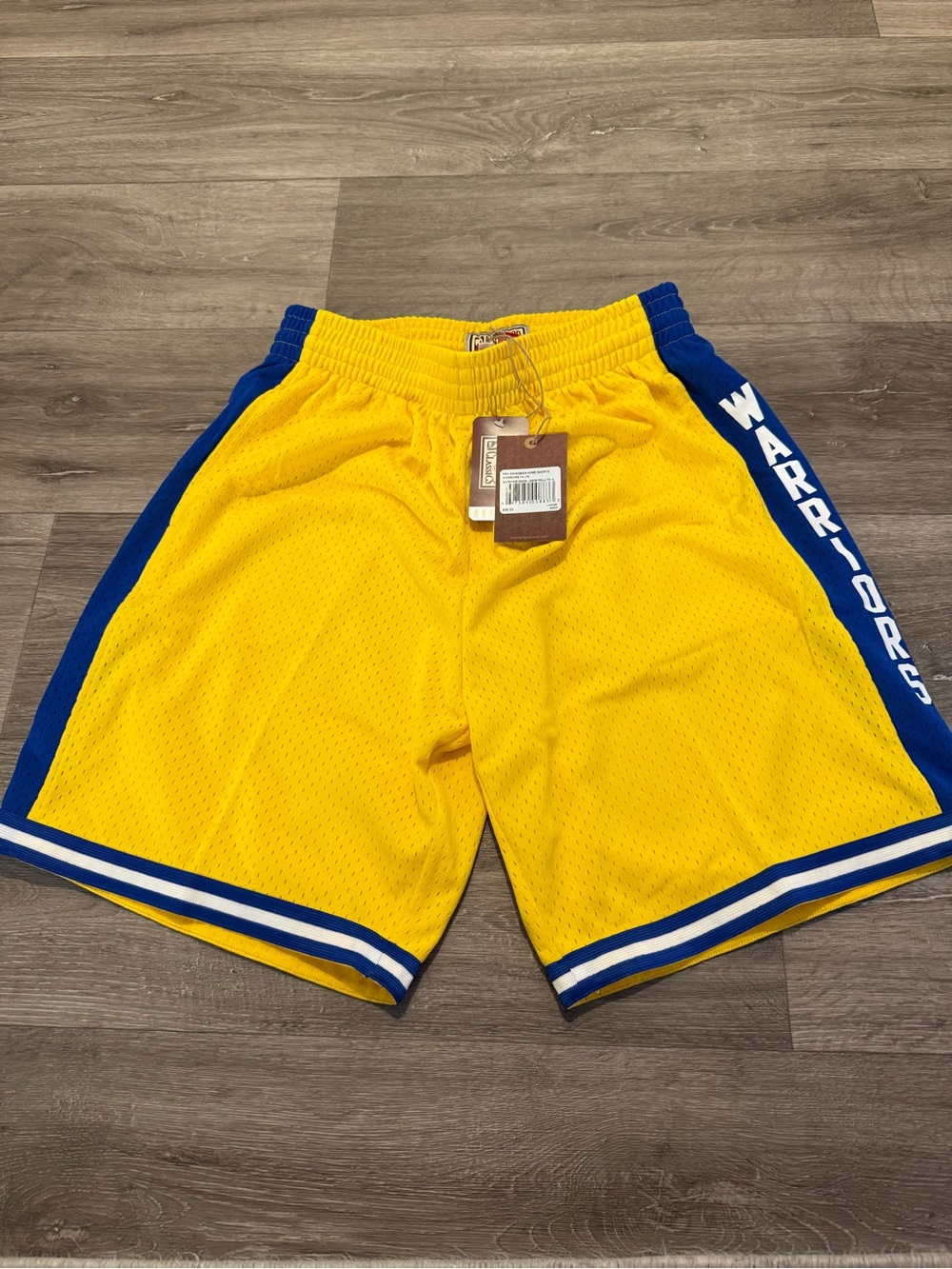 Mitchell & Ness Golden State Warriors shorts  size Large new with tags